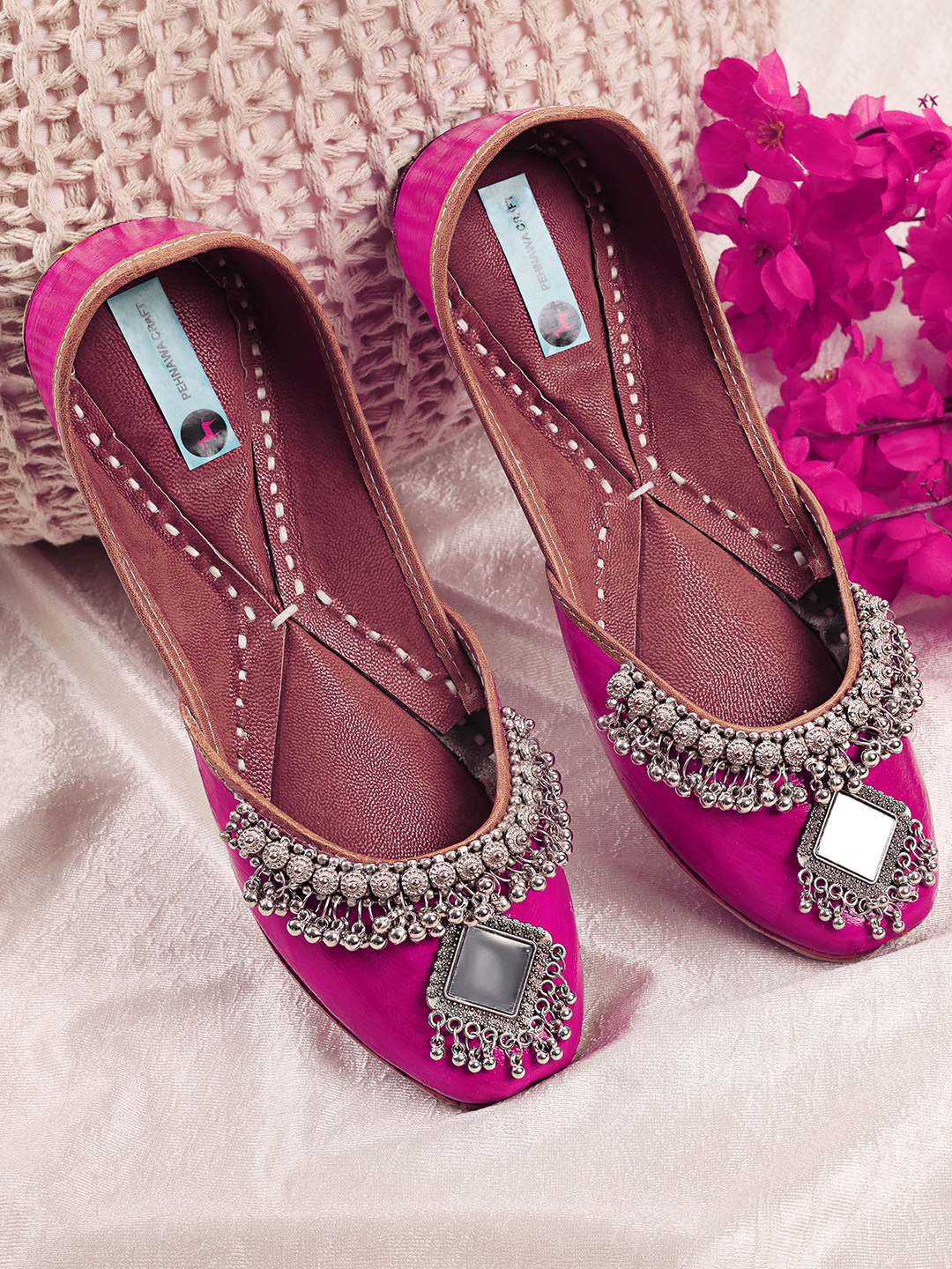 Magenta Oxidised Jutti for women | Red mojari ghngaroo