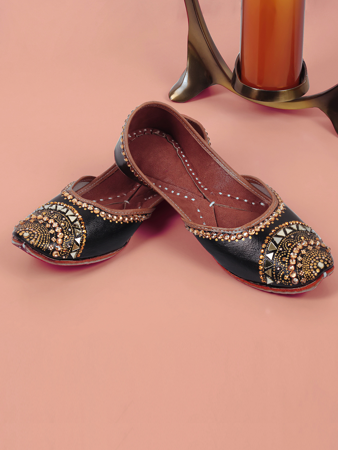 PehnawaCraft Black Adaa Punjabi Jutti for Women | Bridal Soft Leather ethnic Juttis