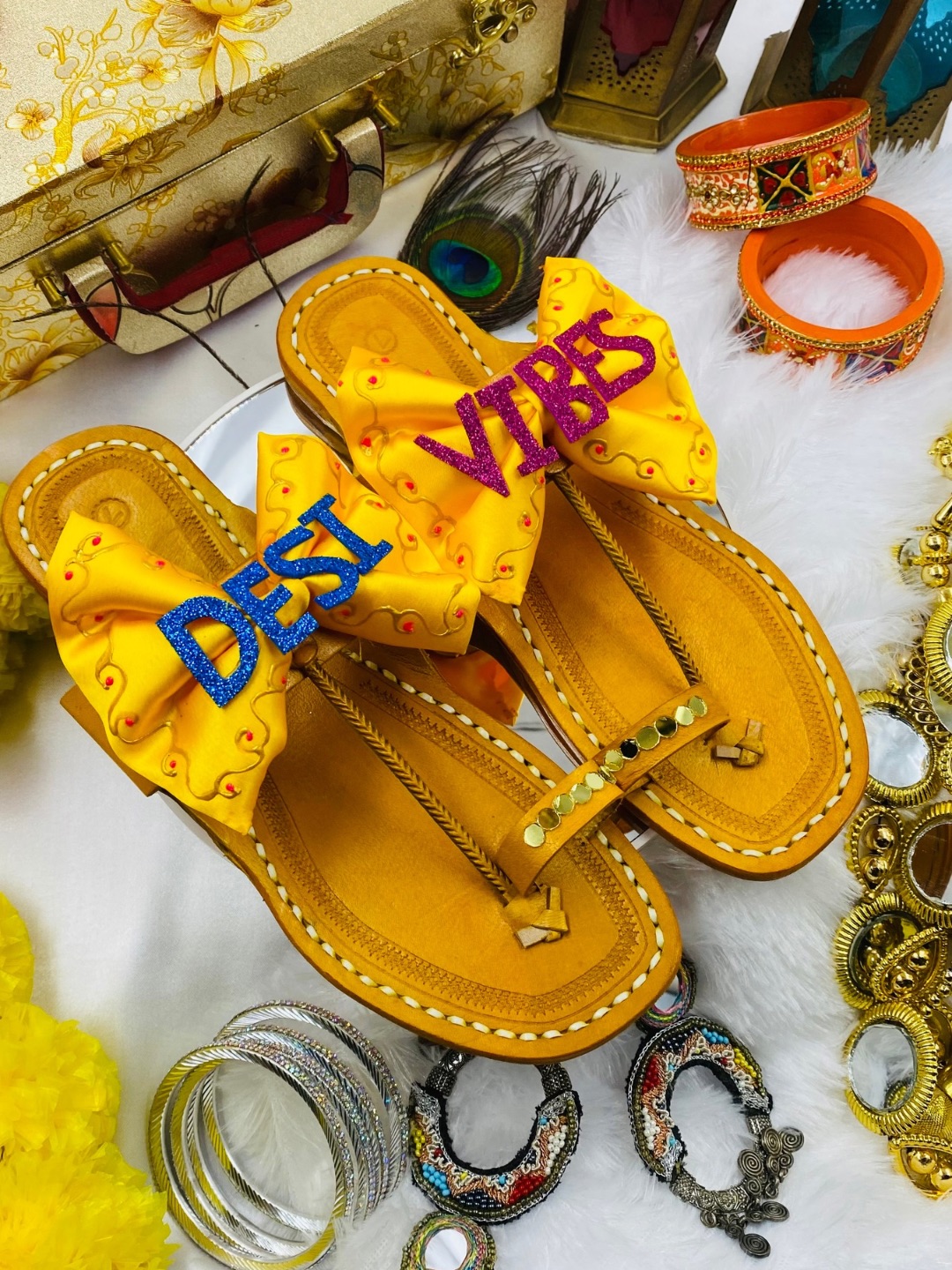 PehnawaCraft Desi Vibe Bow Kolhapuri | Golden flats | Bow flats