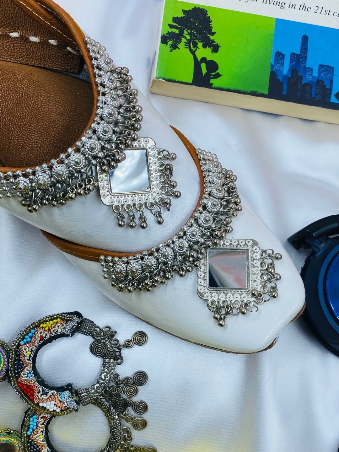 PehnawaCraft White Oxidised Punjabi Jutti for Women | Bridal Soft Leather ethnic Juttis